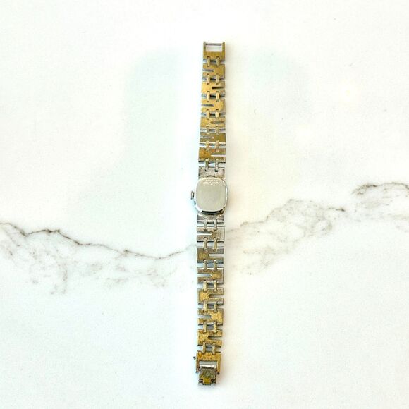 Vintage Caravelle Bulova Women's Silver Tone Mechanical Wrist Watch - Picture 4 of 10